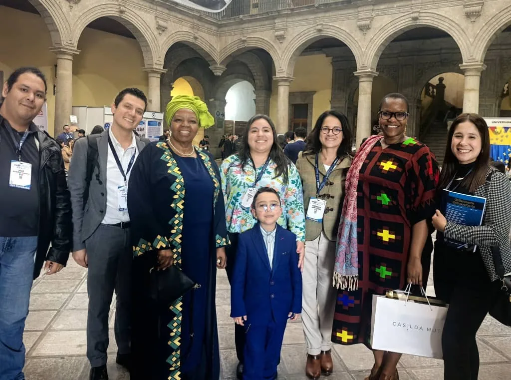 Professor Sheila Tlou with a group of international conference delegates.